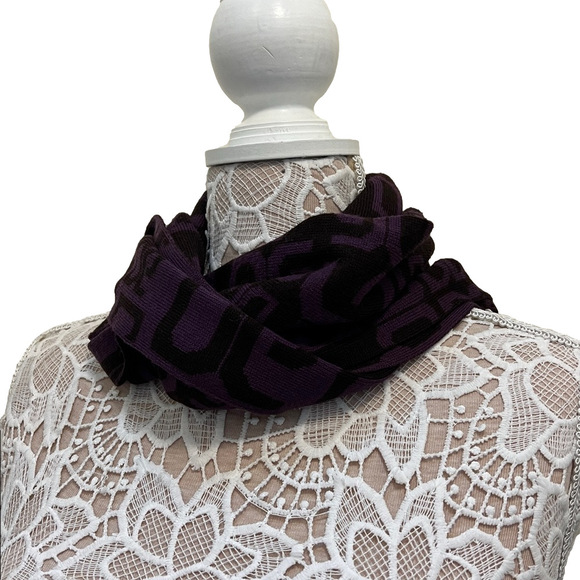 Dolce & Gabbana Black and Purple Wool Scarf EUC - Picture 7 of 8